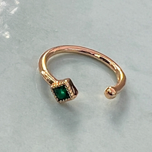 Load image into Gallery viewer, Small Green Crystal- Ear Cuff
