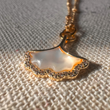 Load image into Gallery viewer, Gingko Shell Necklace
