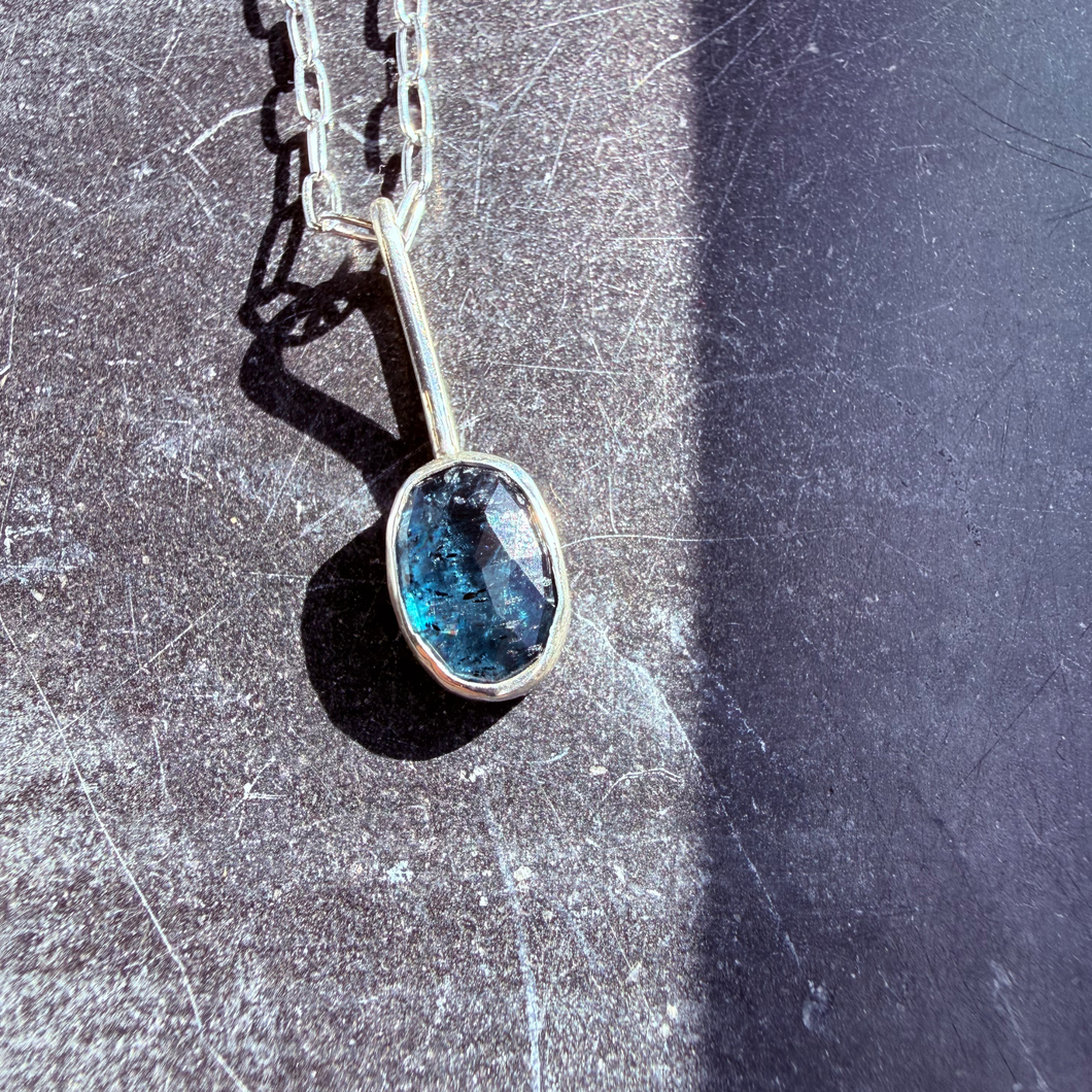 Sterling Silver Kyanite Necklace – Oval Gemstone Pendant, 20