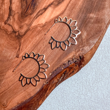 Load image into Gallery viewer, FlowerPost Earrings – Gold Plated
